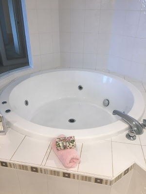 A spa bath after resurfacing