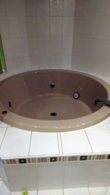 A spa bath before resurfacing
